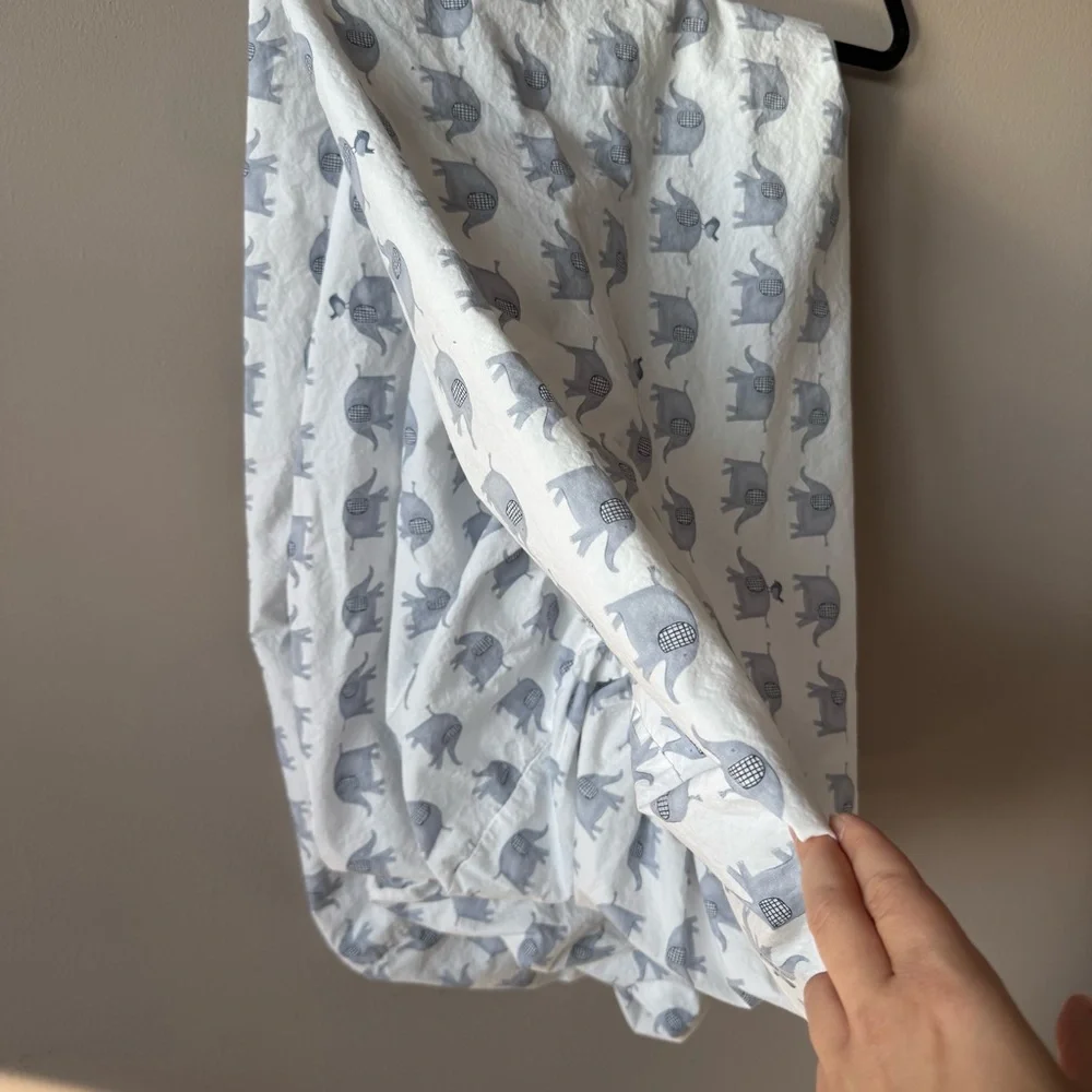 Pottery Barn Kids 100%‎ Organic Cotton Gray Elephant Fitted Crib Sheet